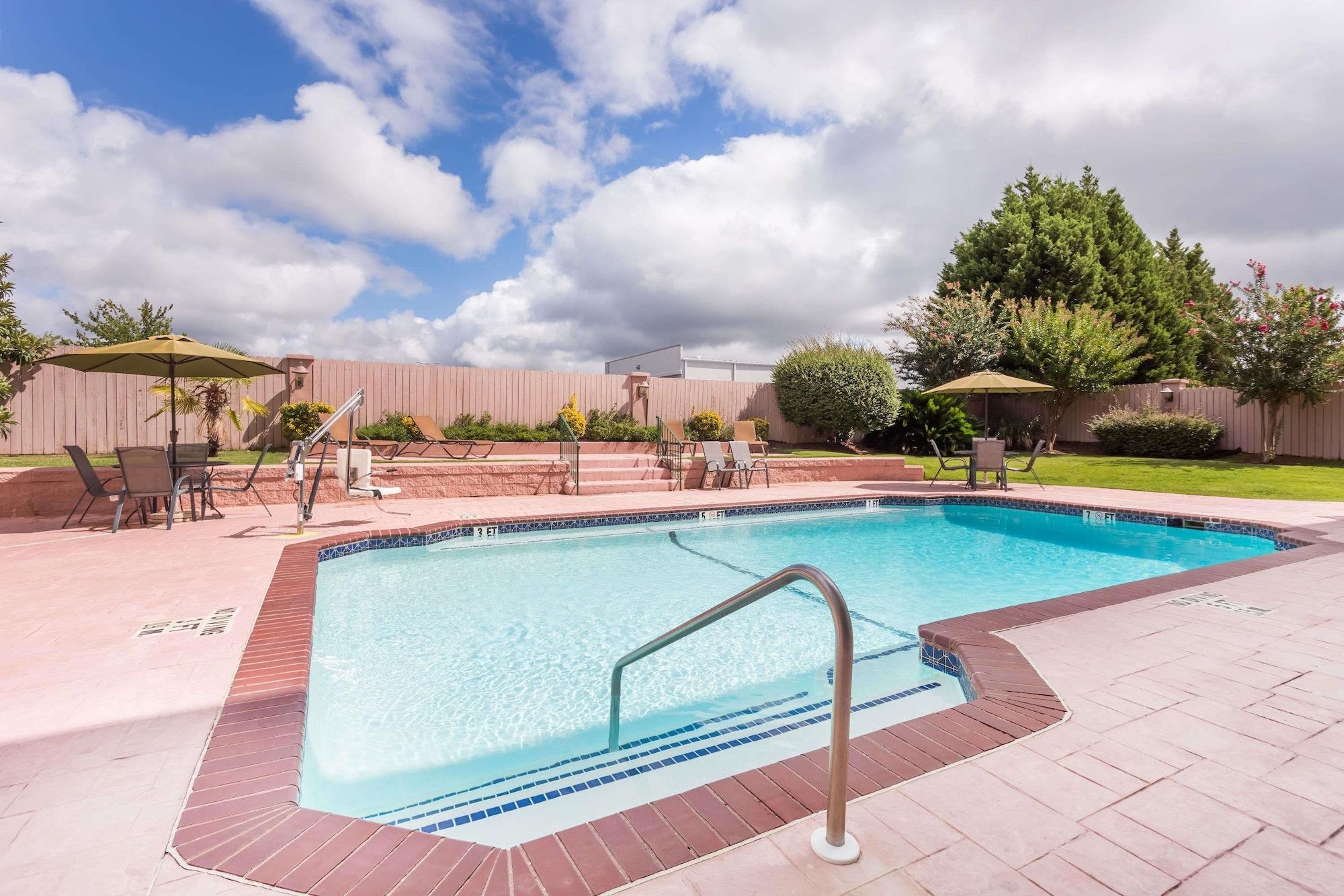 La Quinta By Wyndham Columbus North Hotel Buitenkant foto